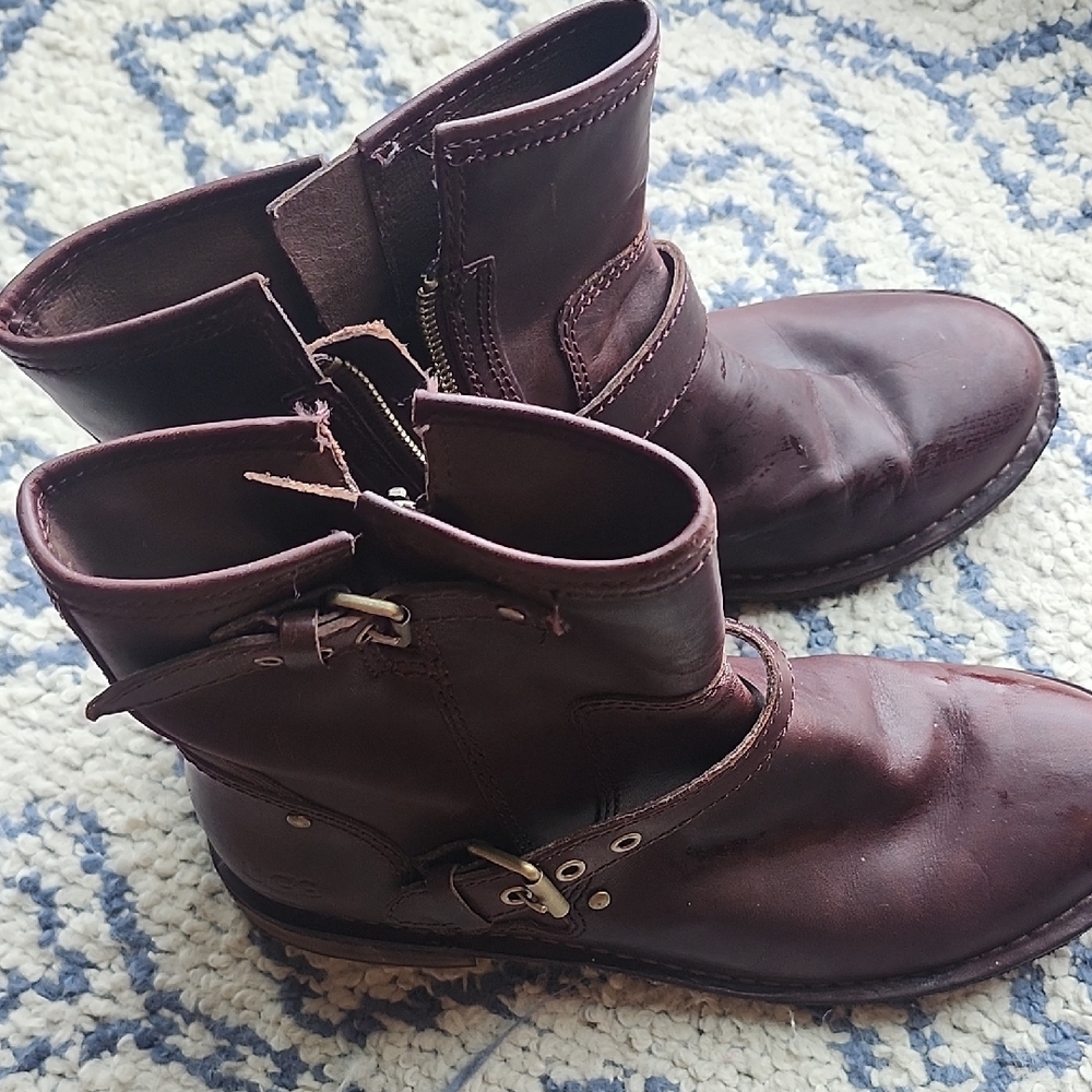UGG Women's Ankle Boots in Dark Brown